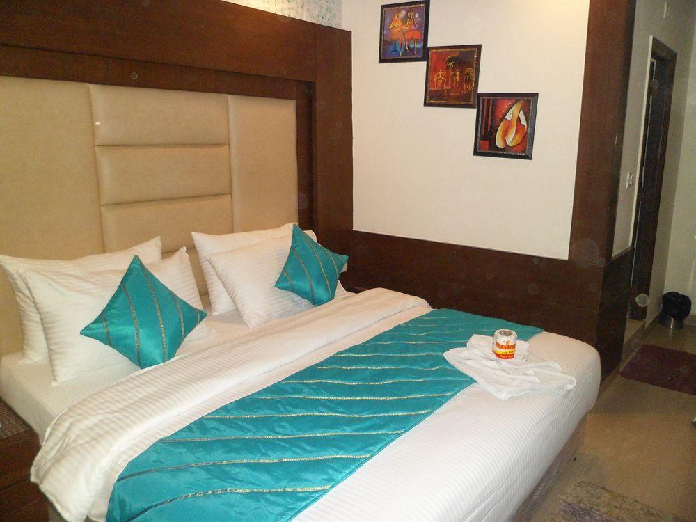 Hotel Shelton New Delhi Extérieur photo