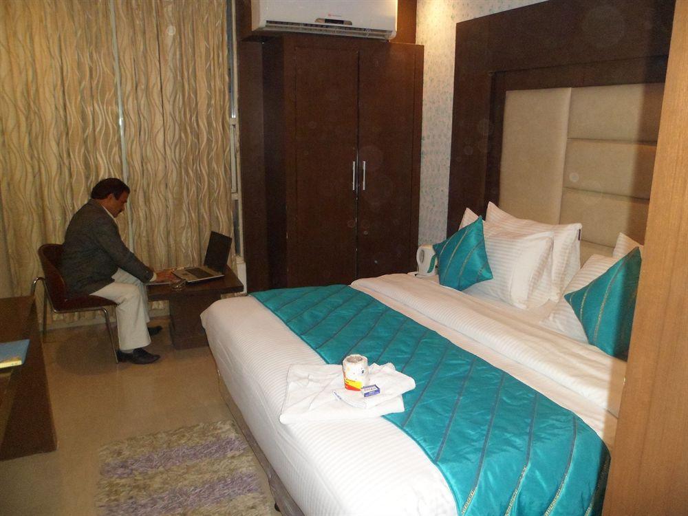 Hotel Shelton New Delhi Extérieur photo