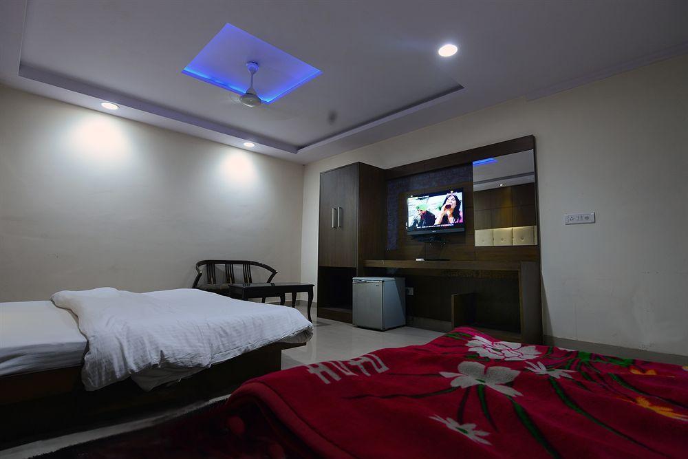 Hotel Shelton New Delhi Extérieur photo