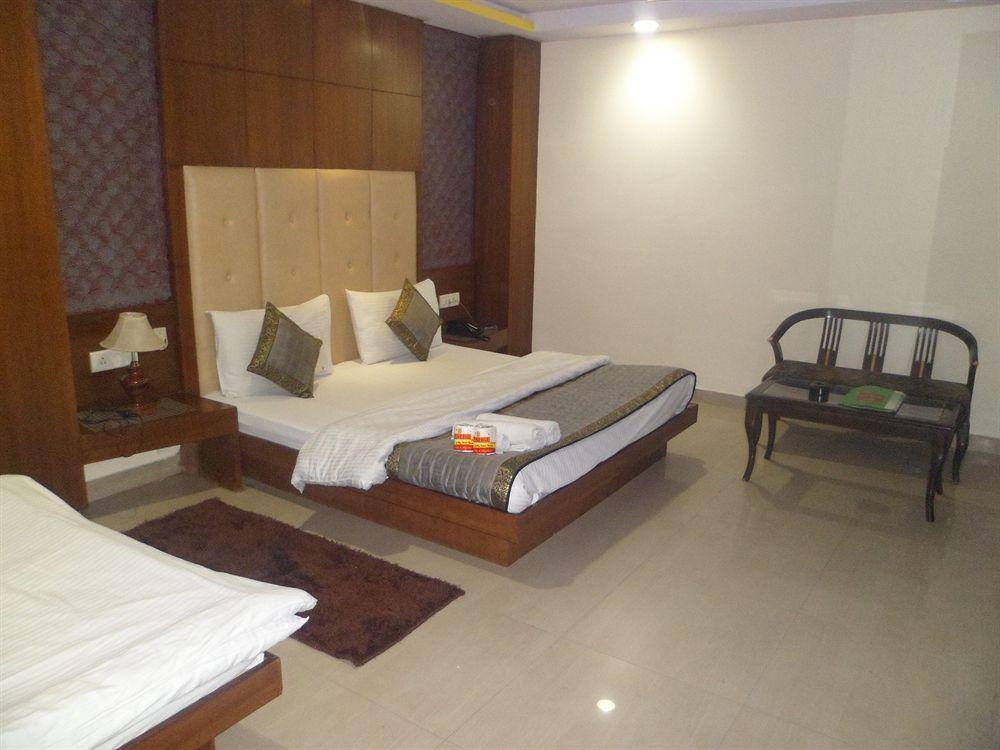 Hotel Shelton New Delhi Extérieur photo