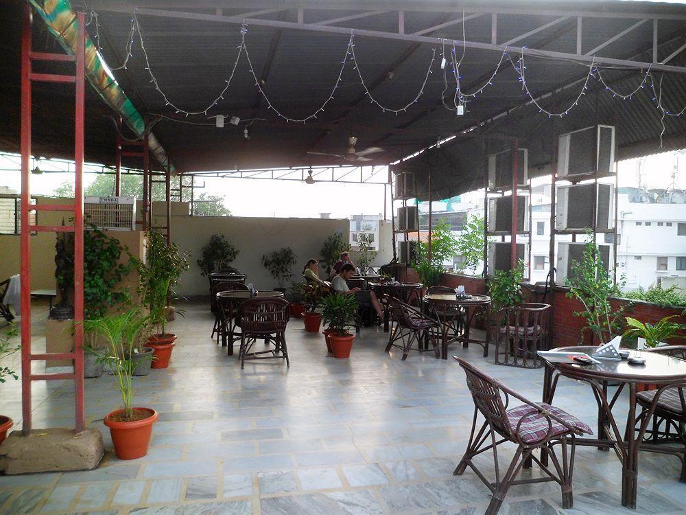 Hotel Shelton New Delhi Extérieur photo