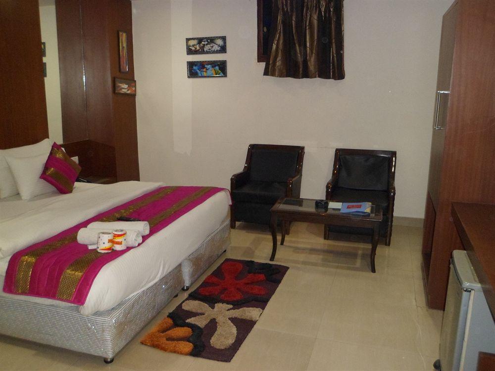 Hotel Shelton New Delhi Extérieur photo