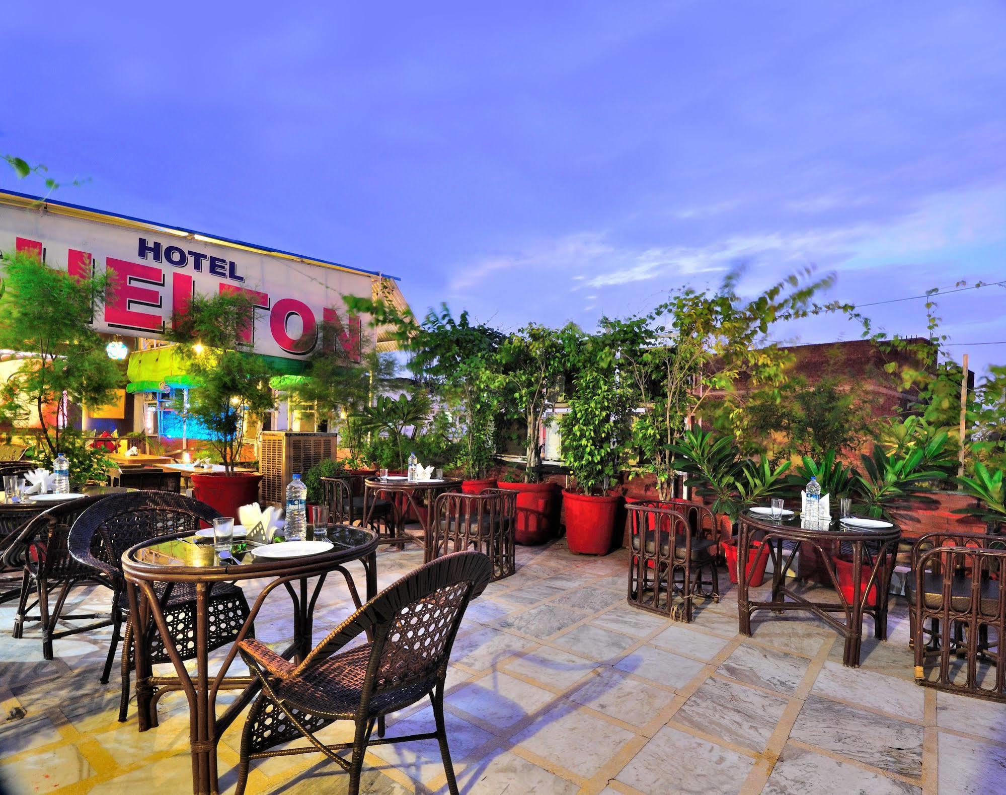 Hotel Shelton New Delhi Extérieur photo