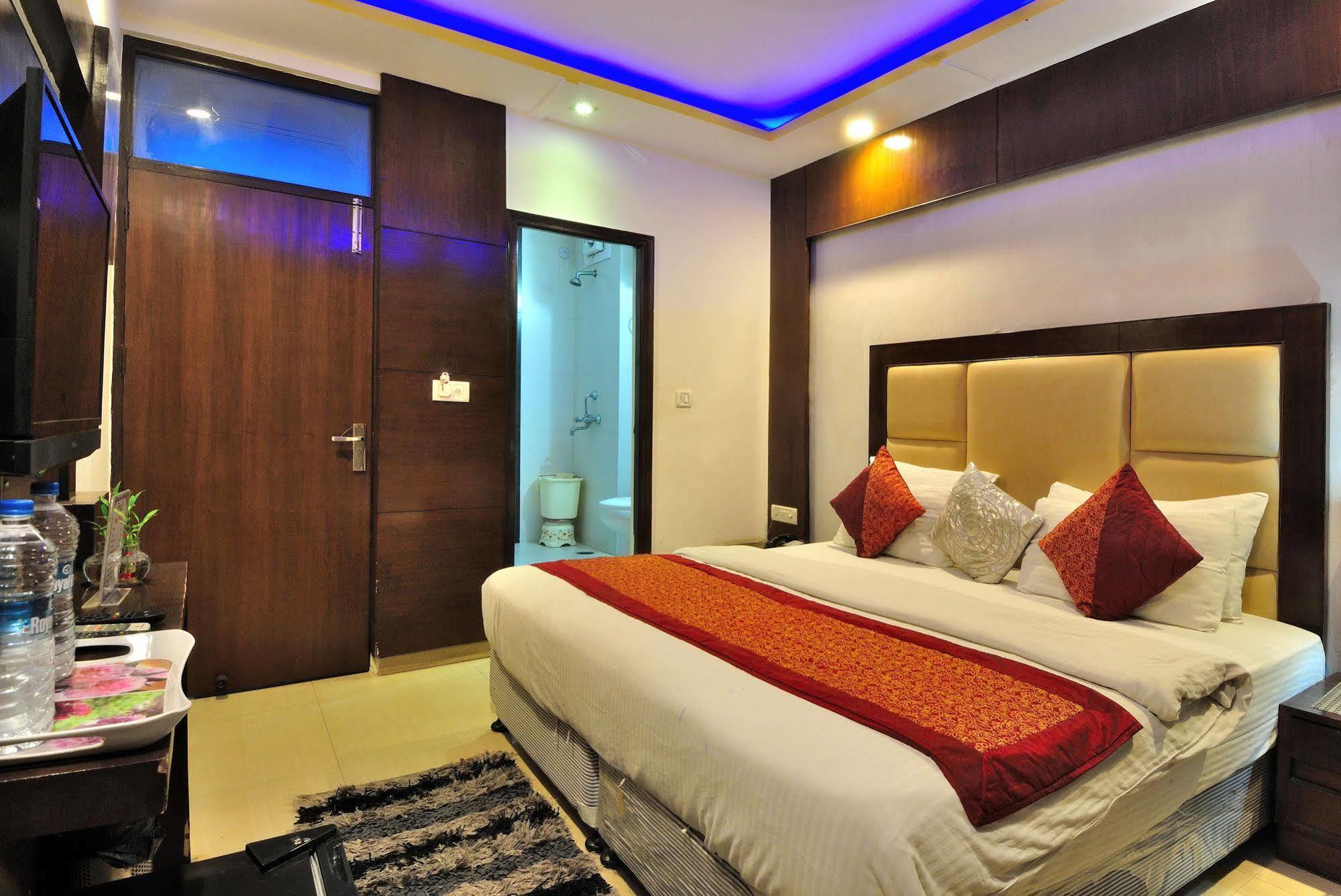 Hotel Shelton New Delhi Extérieur photo
