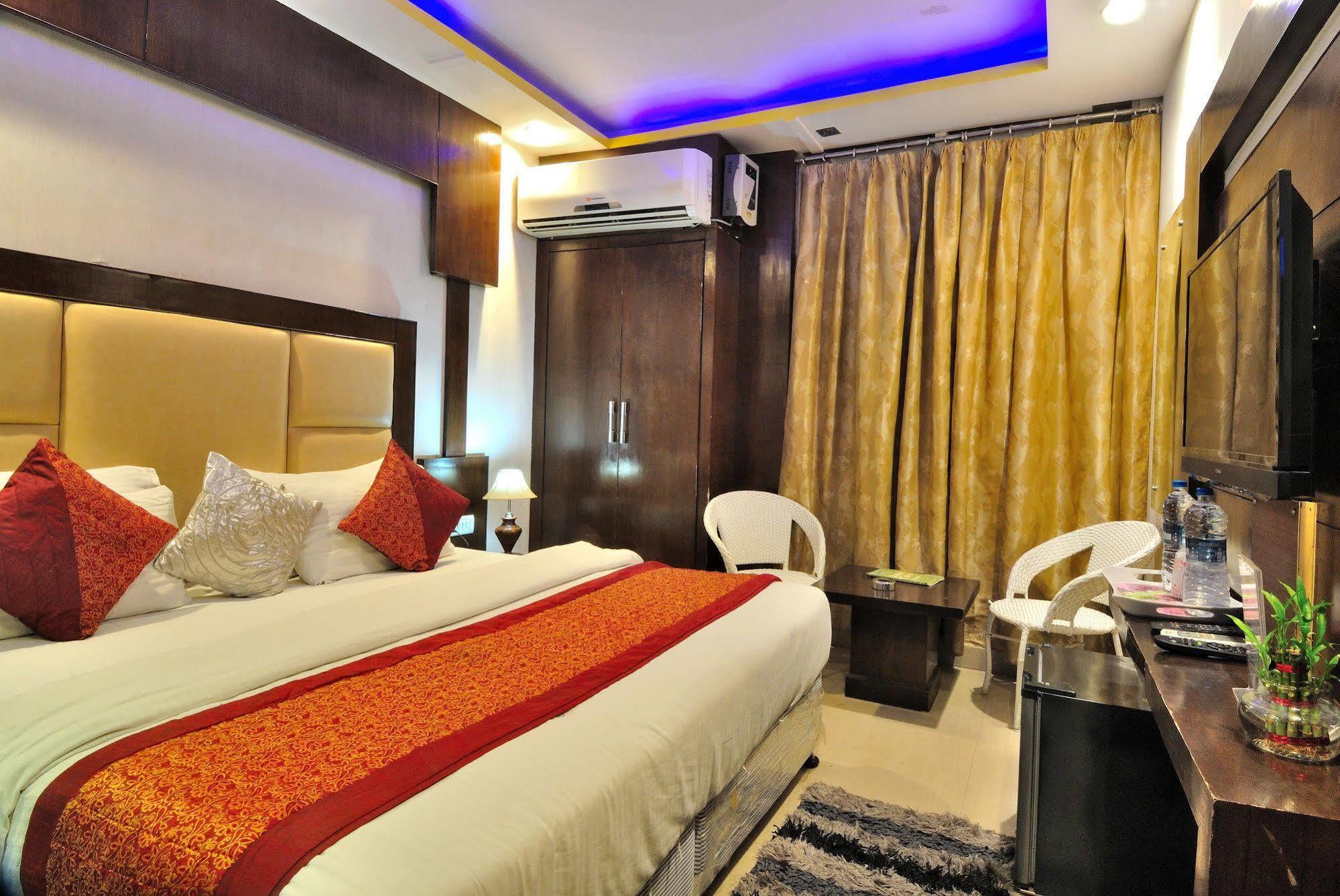 Hotel Shelton New Delhi Extérieur photo