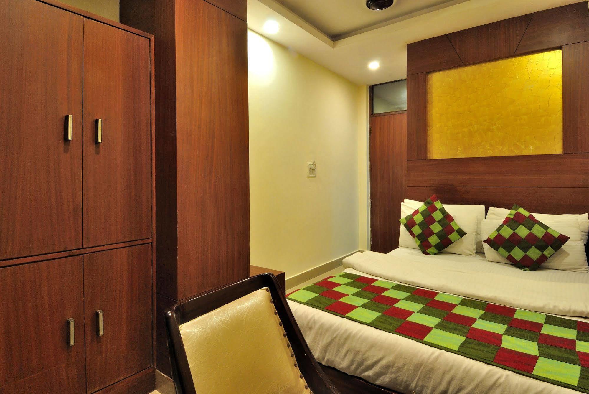 Hotel Shelton New Delhi Extérieur photo