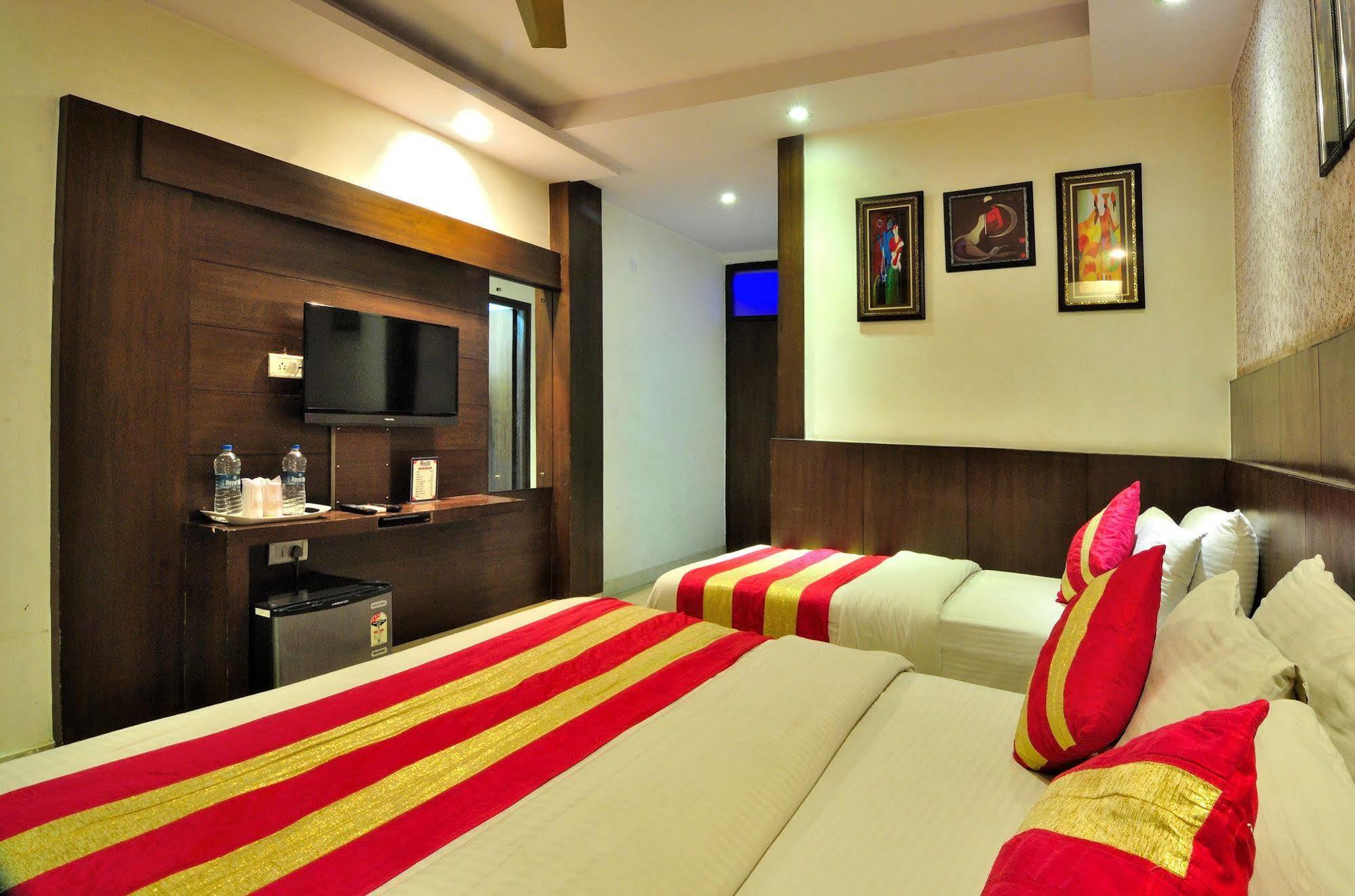 Hotel Shelton New Delhi Extérieur photo