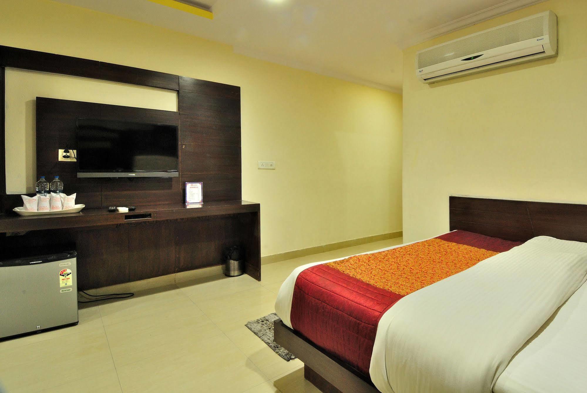 Hotel Shelton New Delhi Extérieur photo