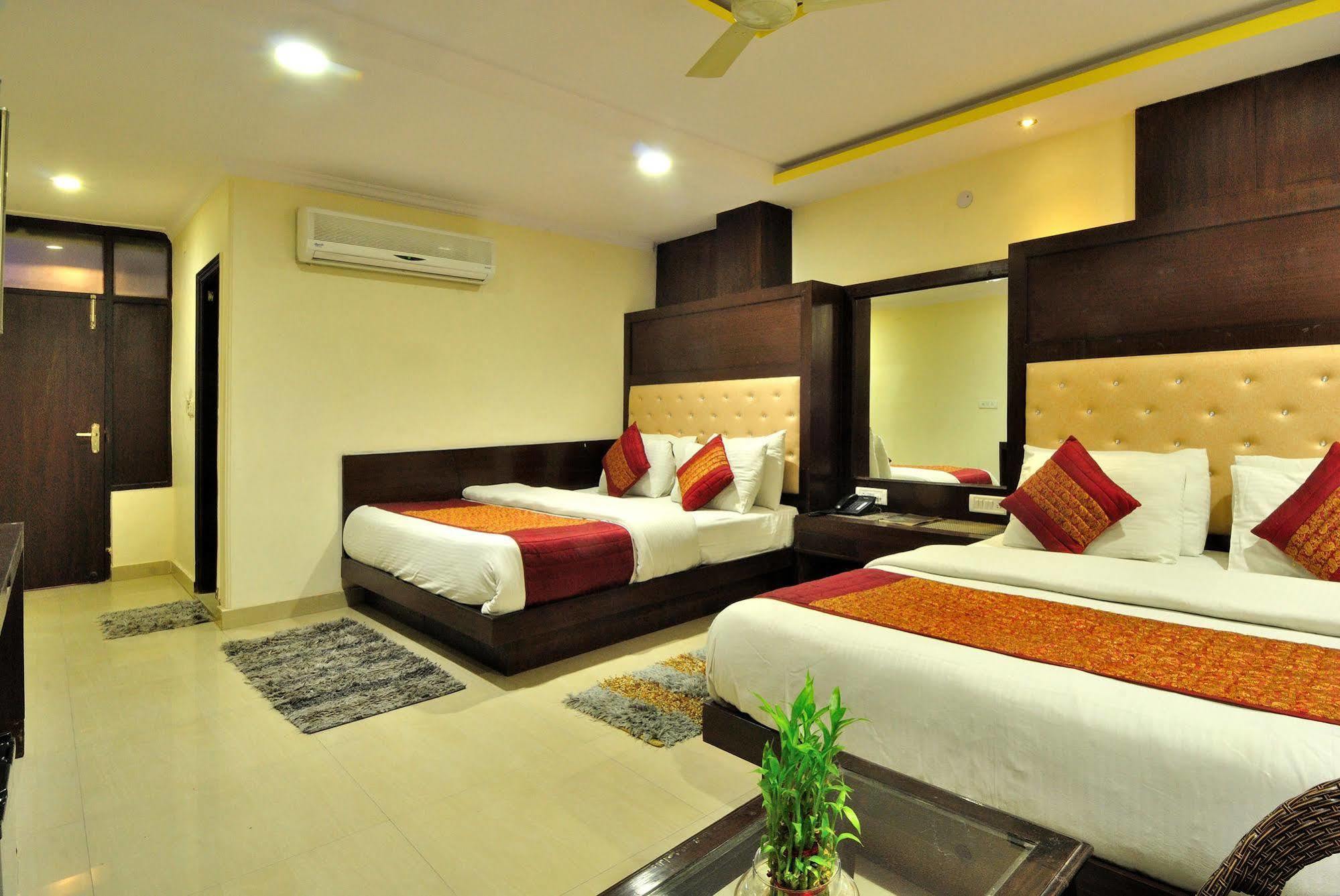 Hotel Shelton New Delhi Extérieur photo