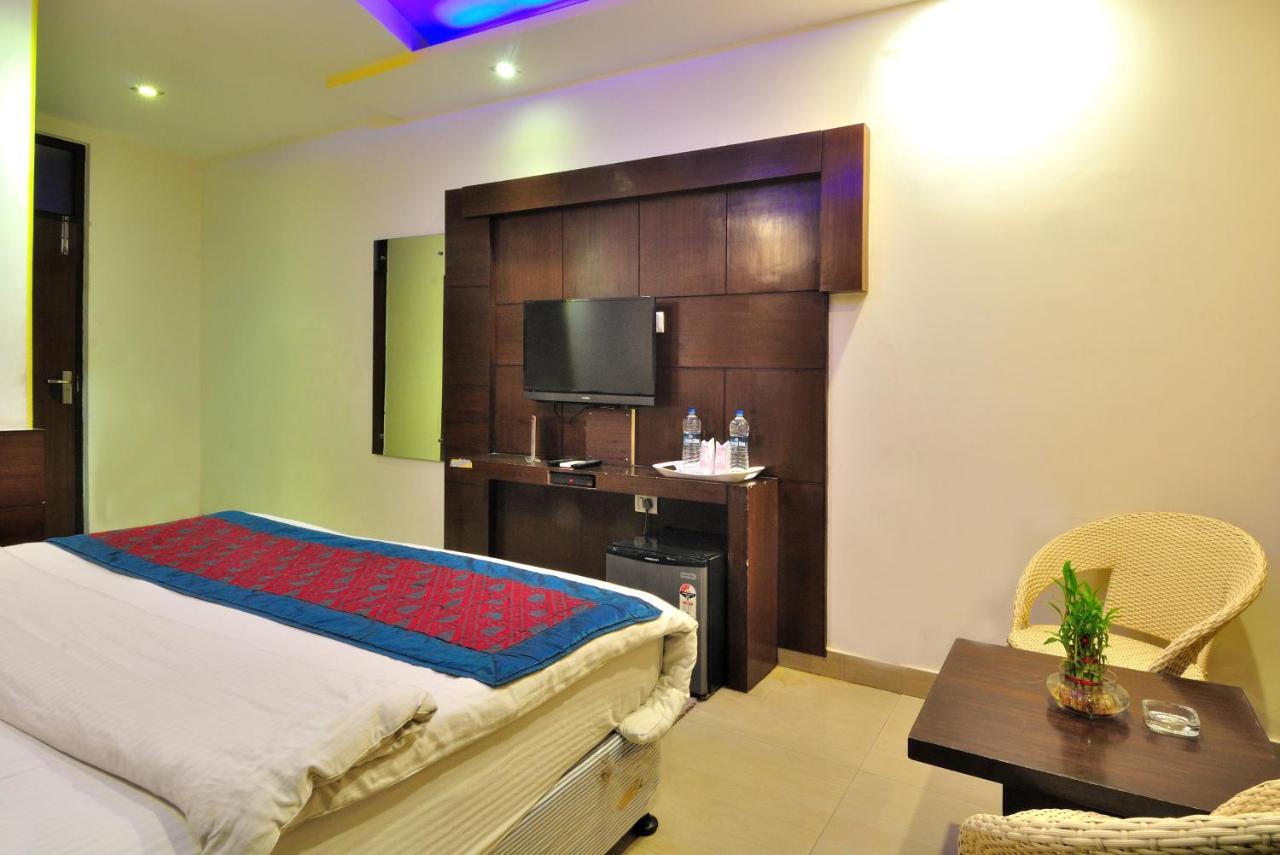 Hotel Shelton New Delhi Extérieur photo