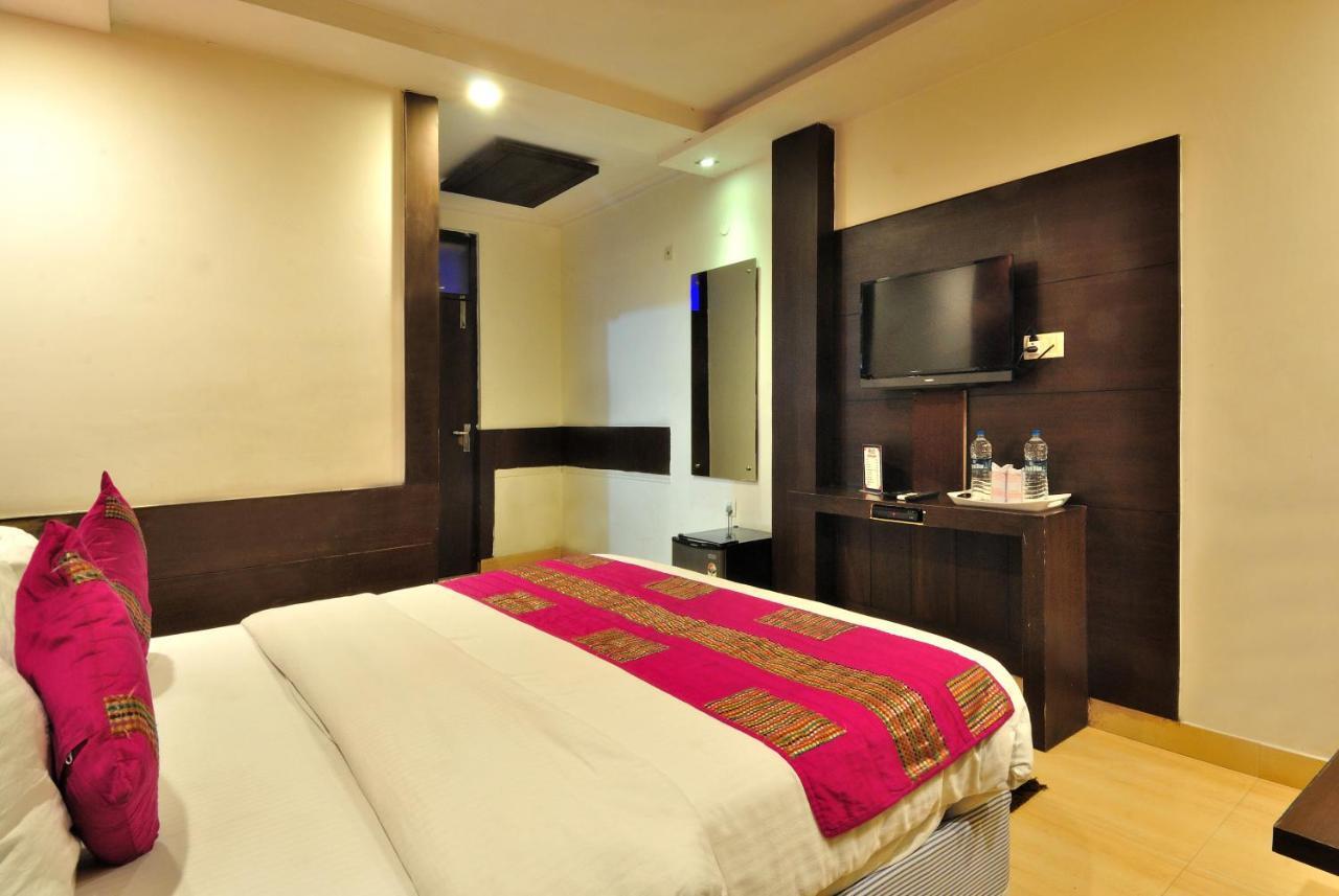 Hotel Shelton New Delhi Extérieur photo